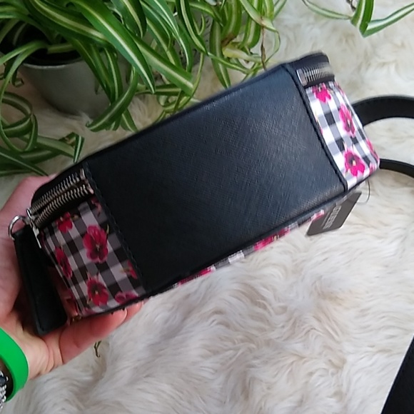 🆕 Guess Floral Baldwinpark cross-body bag🌺 - Picture 7 of 8